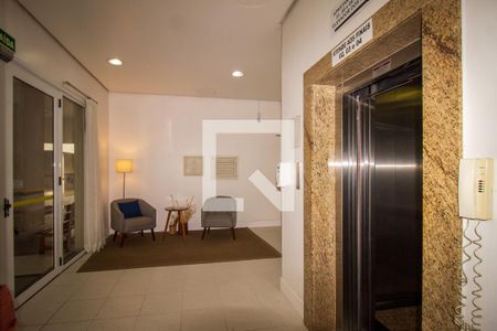 Apartamento à venda com 80m², 3 quartos e 2 vagas Apartamento à venda com 80m², 3 quartos e 2 vagasHall de Entrada