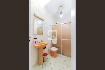 Casa à venda com 200m², 2 quartos e 1 vagaBanheiro