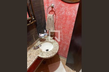 Casa à venda com 415m², 3 quartos e 3 vagasBanheiro 5