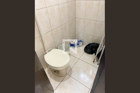 Casa à venda com 415m², 3 quartos e 3 vagasBanheiro 4