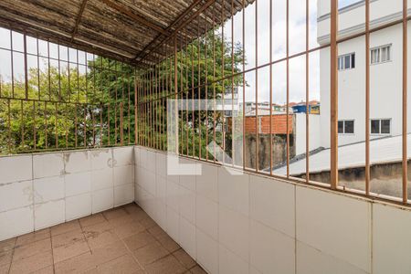 Casa à venda com 140m², 3 quartos e 2 vagas Casa à venda com 140m², 3 quartos e 2 vagasVaranda