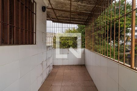 Casa à venda com 140m², 3 quartos e 2 vagas Casa à venda com 140m², 3 quartos e 2 vagasVaranda