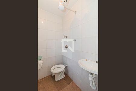 Casa à venda com 140m², 3 quartos e 2 vagas Casa à venda com 140m², 3 quartos e 2 vagasBanheiro de Serviço