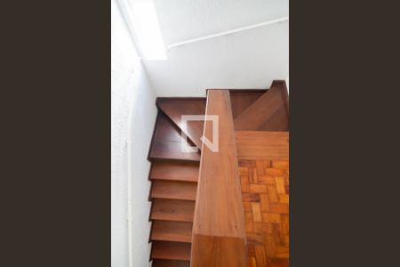 Escada de casa à venda com 2 quartos, 180m² em Vila Congonhas, São Paulo