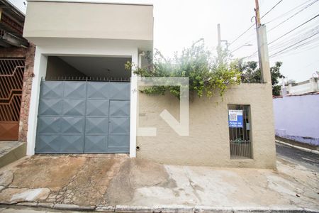 Casa para alugar com 80m², 3 quartos e 2 vagas Casa para alugar com 80m², 3 quartos e 2 vagasFachada