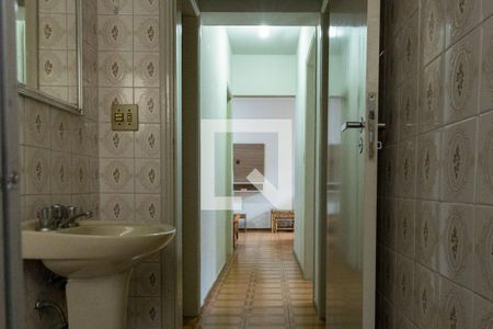 Banheiro 1 de apartamento para alugar com 2 quartos, 70m² em Enseada, Guarujá