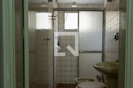 Banheiro 1 de apartamento para alugar com 2 quartos, 70m² em Enseada, Guarujá
