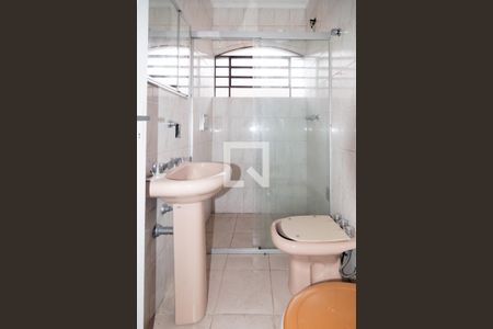 Casa para alugar com 200m², 4 quartos e 2 vagas Casa para alugar com 200m², 4 quartos e 2 vagasBanheiro Quarto 3 - Suíte