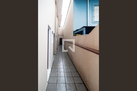 Casa para alugar com 200m², 4 quartos e 2 vagas Casa para alugar com 200m², 4 quartos e 2 vagasCorredor Lateral