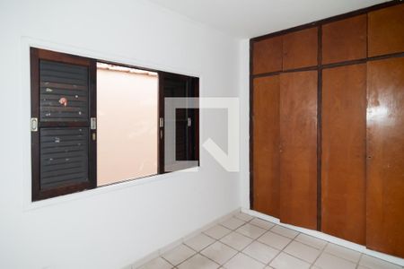 Casa para alugar com 200m², 4 quartos e 2 vagas Casa para alugar com 200m², 4 quartos e 2 vagasQuarto 1