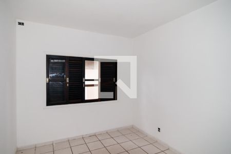 Casa para alugar com 200m², 4 quartos e 2 vagas Casa para alugar com 200m², 4 quartos e 2 vagasQuarto 2 - Suíte