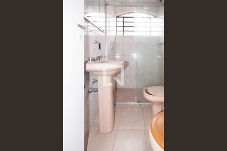 Casa para alugar com 200m², 4 quartos e 2 vagas Casa para alugar com 200m², 4 quartos e 2 vagasBanheiro Quarto 3 - Suíte