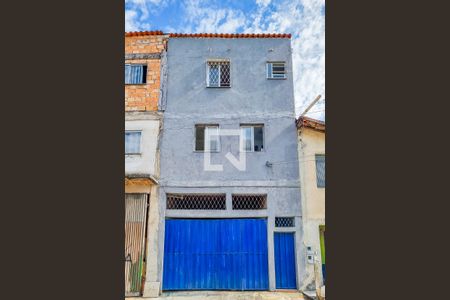 Casa para alugar com 160m², 3 quartos e 3 vagas Casa para alugar com 160m², 3 quartos e 3 vagasFachada