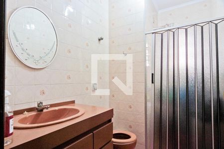 Casa à venda com 530m², 4 quartos e 6 vagasEdícula - Banheiro da Suíte