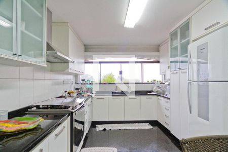 Casa à venda com 530m², 4 quartos e 6 vagasCozinha