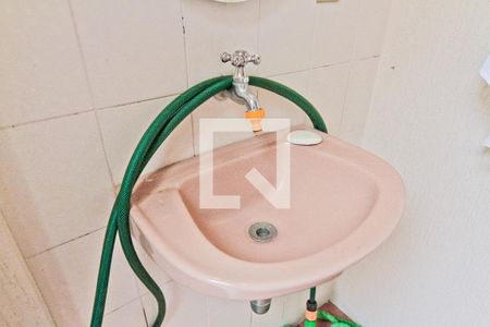 Casa à venda com 530m², 4 quartos e 6 vagasSalão - Banheiro