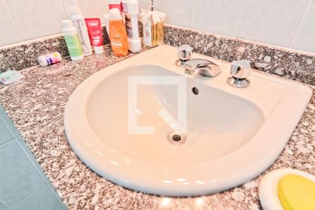 Casa à venda com 530m², 4 quartos e 6 vagasBanheiro da Suíte 2