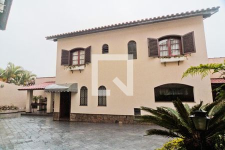 Casa à venda com 530m², 4 quartos e 6 vagasÁrea Externa