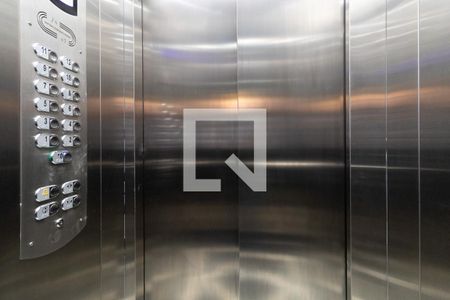 Apartamento à venda com 45m², 1 quarto e sem vagaElevador