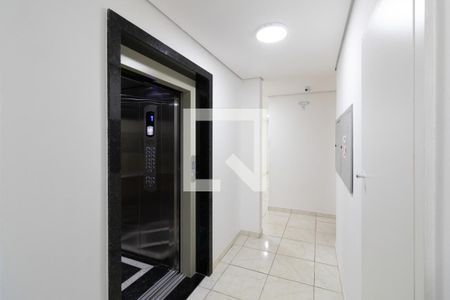 Apartamento à venda com 45m², 1 quarto e sem vagaElevador