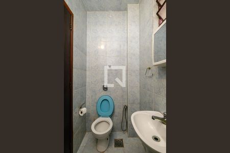 Casa à venda com 190m², 5 quartos e 3 vagasBanheiro de Serviço