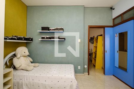 Casa à venda com 190m², 5 quartos e 3 vagasQuarto Suíte 