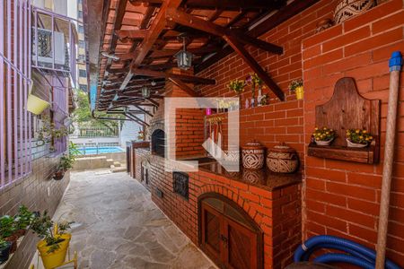 Casa à venda com 190m², 5 quartos e 3 vagasChurrasqueira