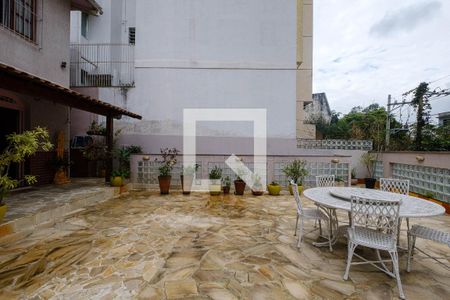 Casa à venda com 190m², 5 quartos e 3 vagasÁrea comum - Piscina