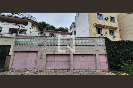 Casa à venda com 190m², 5 quartos e 3 vagasFachada