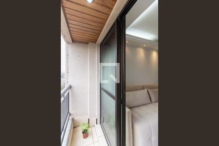 Varanda  de apartamento à venda com 3 quartos, 62m² em Vila Arapuã, São Paulo