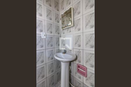 Casa para alugar com 30m², 1 quarto e sem vaga Casa para alugar com 30m², 1 quarto e sem vagaBanheiro