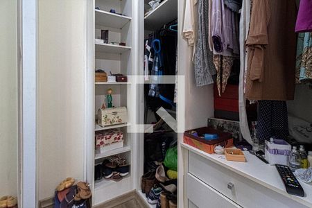 Casa de condomínio à venda com 149m², 3 quartos e 3 vagas Casa de condomínio à venda com 149m², 3 quartos e 3 vagascloset da suíte1