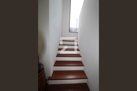 Escada de casa para alugar com 3 quartos, 200m² em Loteamento Santa Ana do Atibaia (sousas), Campinas
