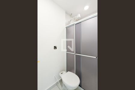 Banheiro de kitnet/studio para alugar com 1 quarto, 35m² em Rudge Ramos, São Bernardo do Campo