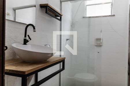 Banheiro de casa para alugar com 1 quarto, 75m² em Milionários (barreiro), Belo Horizonte