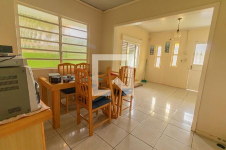 Casa à venda com 90m², 3 quartos e 3 vagasSala