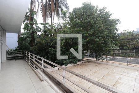 Casa à venda com 420m², 4 quartos e 4 vagasVaranda da Suíte