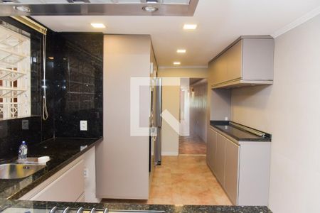 Casa à venda com 350m², 5 quartos e 4 vagas Casa à venda com 350m², 5 quartos e 4 vagasCozinha