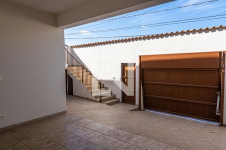 Casa à venda com 185m², 3 quartos e 2 vagas Casa à venda com 185m², 3 quartos e 2 vagasGaragem