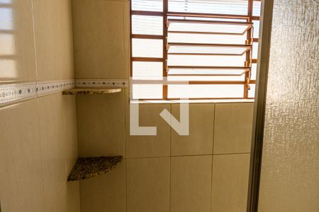 Casa à venda com 185m², 3 quartos e 2 vagas Casa à venda com 185m², 3 quartos e 2 vagasBanheiro Social