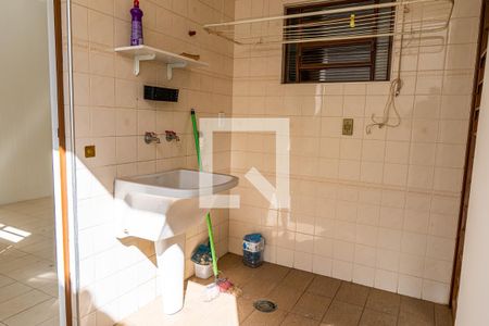 Casa à venda com 185m², 3 quartos e 2 vagas Casa à venda com 185m², 3 quartos e 2 vagasÁrea de Serviço