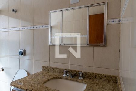 Casa à venda com 185m², 3 quartos e 2 vagas Casa à venda com 185m², 3 quartos e 2 vagasBanheiro Social