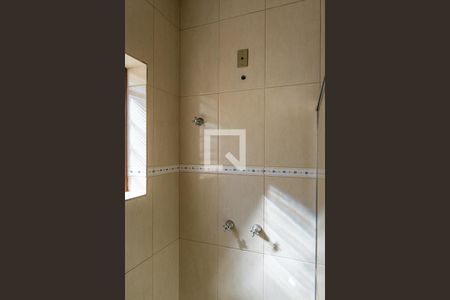 Casa à venda com 185m², 3 quartos e 2 vagas Casa à venda com 185m², 3 quartos e 2 vagasBanheiro Social