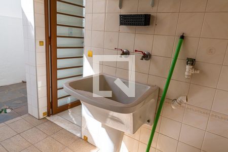 Casa à venda com 185m², 3 quartos e 2 vagas Casa à venda com 185m², 3 quartos e 2 vagasÁrea de Serviço