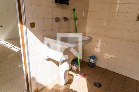 Casa à venda com 185m², 3 quartos e 2 vagas Casa à venda com 185m², 3 quartos e 2 vagasÁrea de Serviço