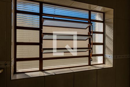 Casa à venda com 185m², 3 quartos e 2 vagas Casa à venda com 185m², 3 quartos e 2 vagasBanheiro Social