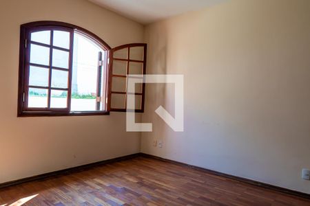Casa à venda com 185m², 3 quartos e 2 vagas Casa à venda com 185m², 3 quartos e 2 vagasSuíte