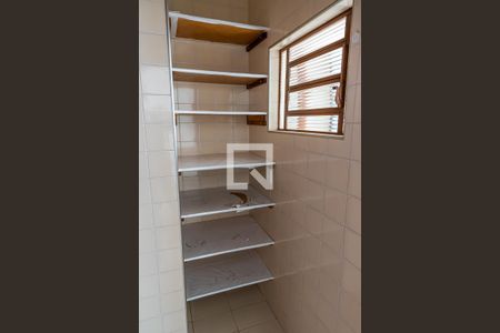 Casa à venda com 185m², 3 quartos e 2 vagas Casa à venda com 185m², 3 quartos e 2 vagasDespensa