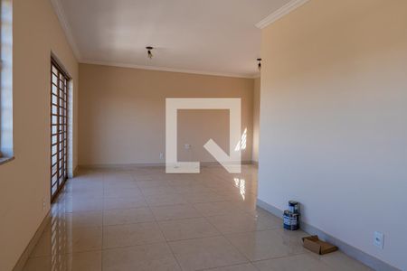 Sala de casa à venda com 3 quartos, 185m² em Vila Lemos, Campinas