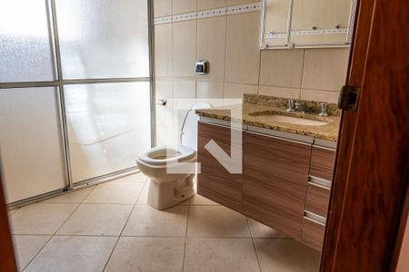 Casa à venda com 185m², 3 quartos e 2 vagas Casa à venda com 185m², 3 quartos e 2 vagasBanheiro Social